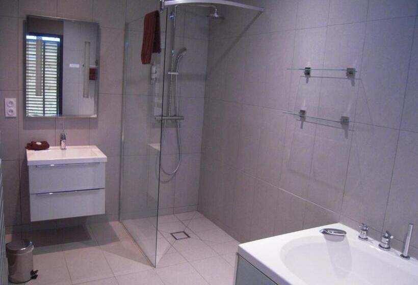 带露台的俱乐部房间, Le Petit Coq Aux Champs   Teritoria