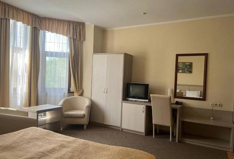 סוויטת ג'וניור, Ligena