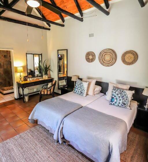 اتاق خانوادگی, Mantenga Lodge