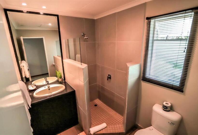 اتاق خانوادگی, Mantenga Lodge