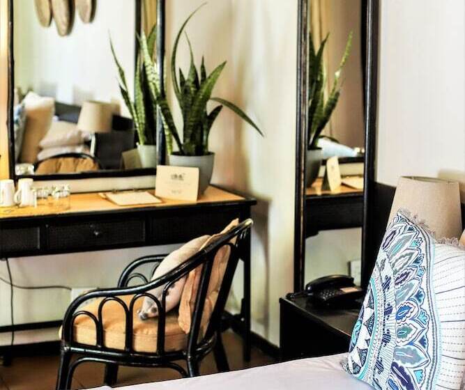 اتاق خانوادگی, Mantenga Lodge