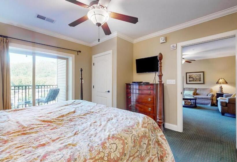 דירת שני חדרים, Summit Manor Condominiums