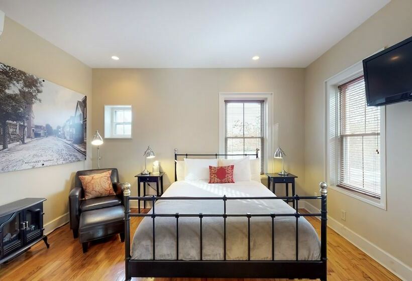 חדר דלוקס, The 1850 House Inn And Tavern