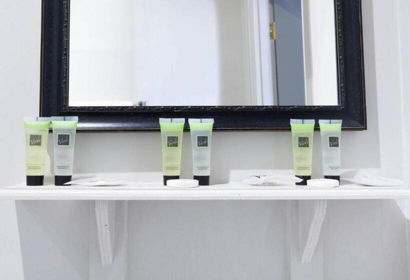 스탠다드 트리플 룸, The George Inn