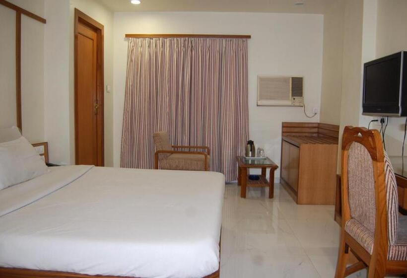 חדר דלוקס, Vice President