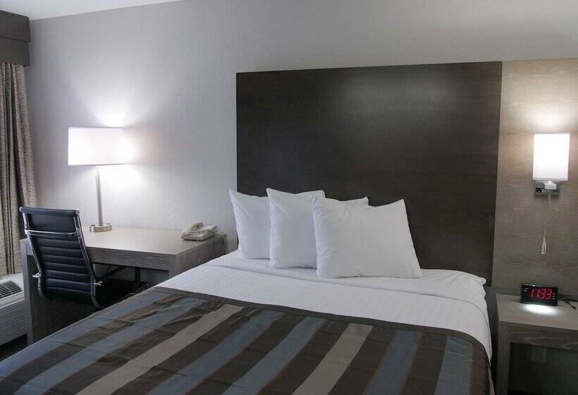 Номер Deluxe, Wingate By Wyndham Louisville Airport Expo Center