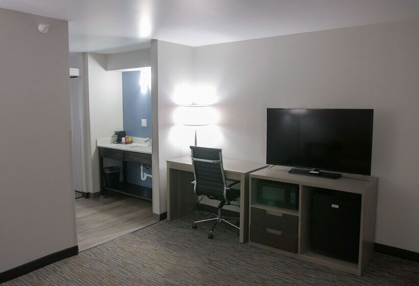 جناح, Wingate By Wyndham Louisville Airport Expo Center