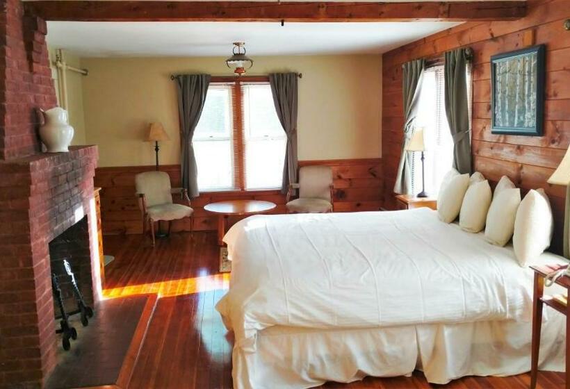 Номер Стандарт, Woodbound Inn