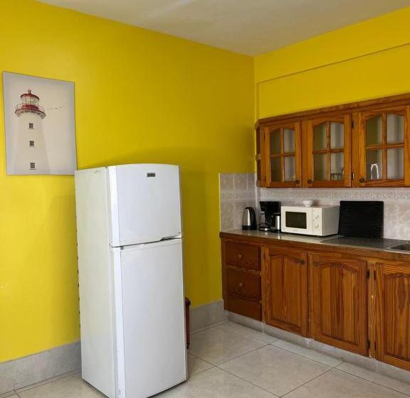 آپارتمان خانوادگی, La Heliconia & Day Spa