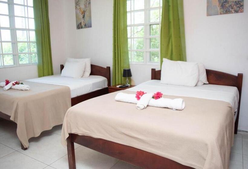 آپارتمان خانوادگی, La Heliconia & Day Spa