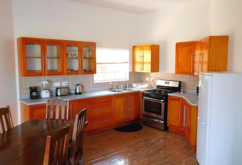 آپارتمان 2 خوابه با چشم‌انداز دریا, La Heliconia & Day Spa