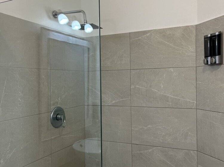 آپارتمان لوکس 1 خوابه, La Heliconia & Day Spa