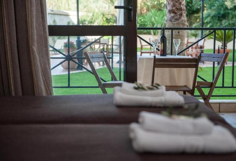 إستوديو قياسى, Mirtilos Studios & Apartments