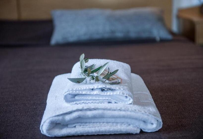 إستوديو قياسى, Mirtilos Studios & Apartments