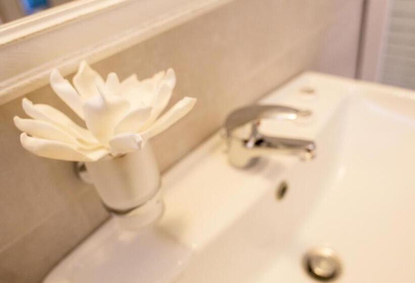 استودیوی استاندارد, Mirtilos Studios & Apartments