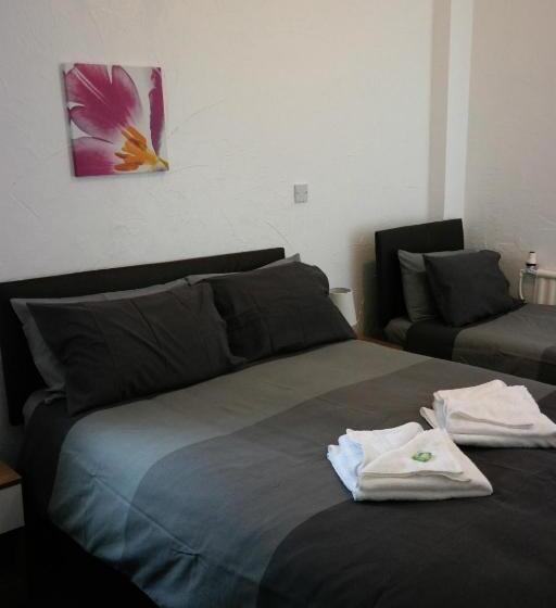 غرفة ديلوكس ثلاثية, Cardoh Lodge