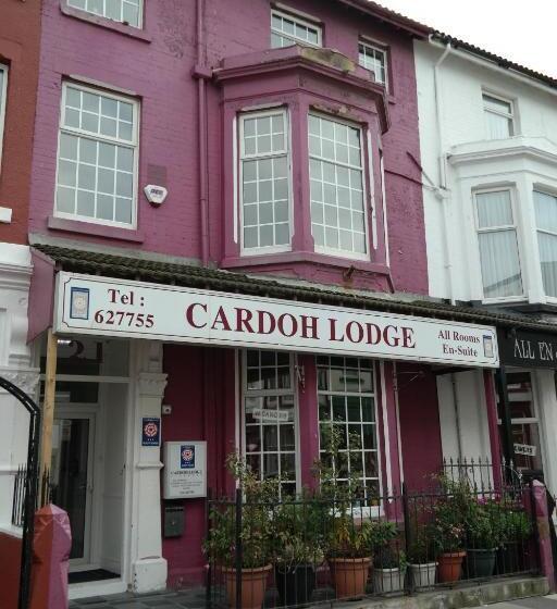 غرفة ديلوكس, Cardoh Lodge