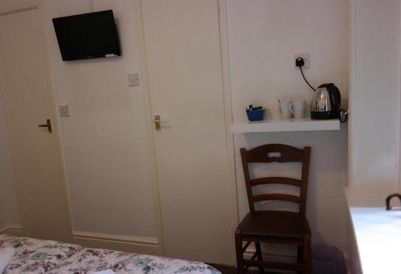 غرفة ديلوكس, Cardoh Lodge