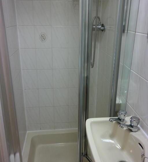 غرفة ديلوكس, Cardoh Lodge