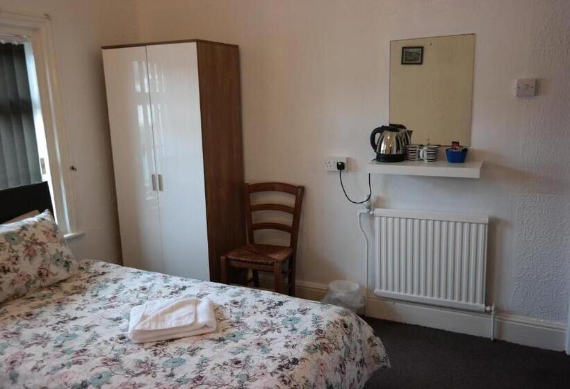 غرفة ديلوكس, Cardoh Lodge