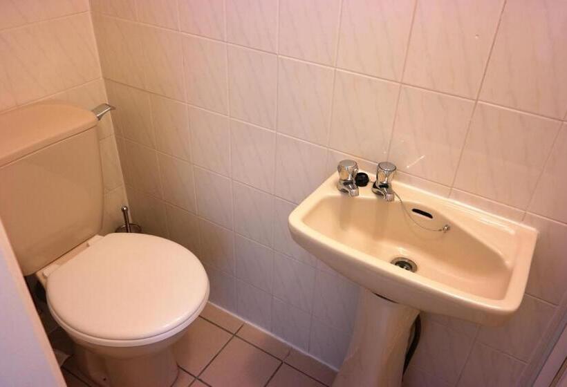 غرفة أساسية, Cardoh Lodge