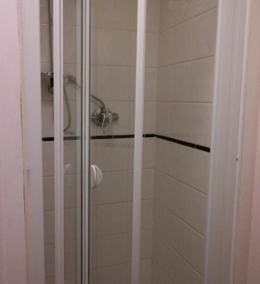 غرفة ديلوكس عائلية, Cardoh Lodge