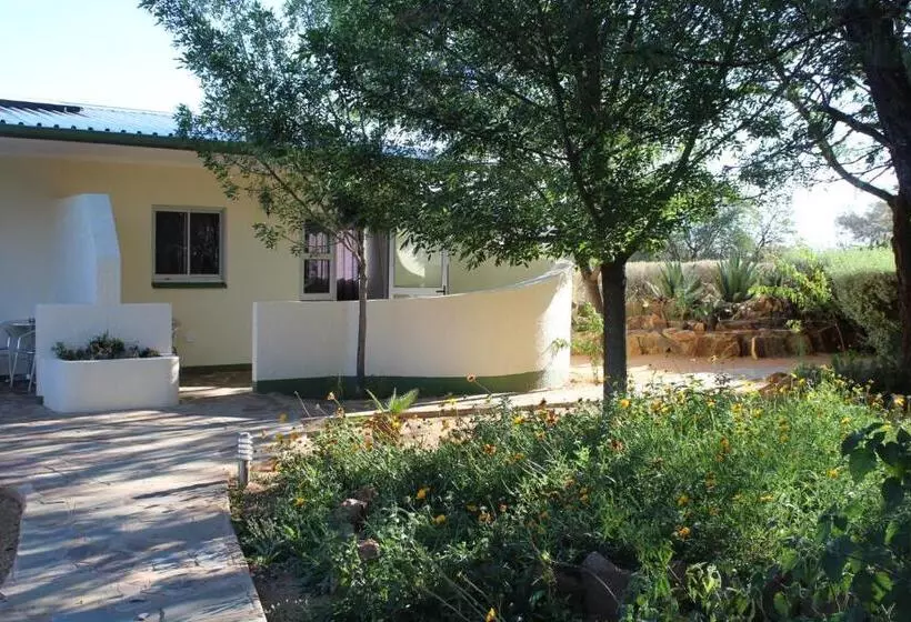 اتاق خانوادگی, Etango Ranch Guest Farm