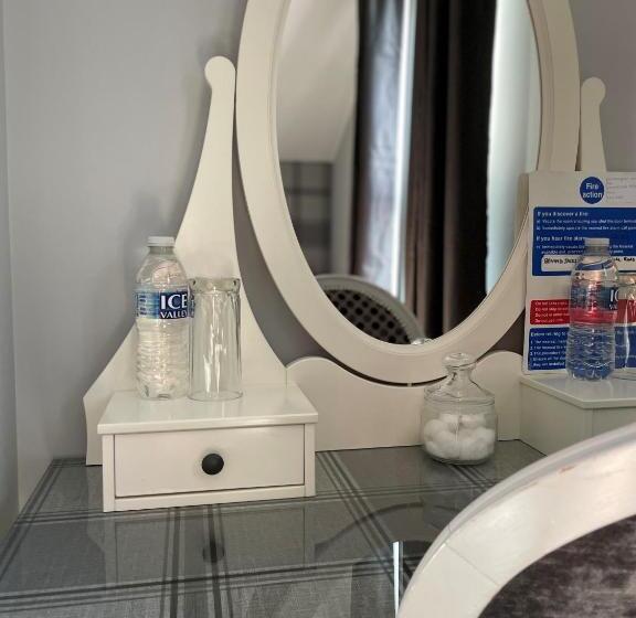 Номер Стандарт, The Whittington And Cat