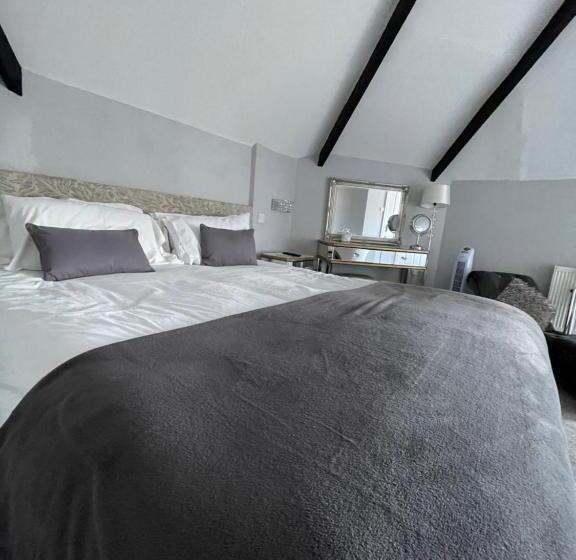 Апартаменты 1 Спальня, The Whittington And Cat