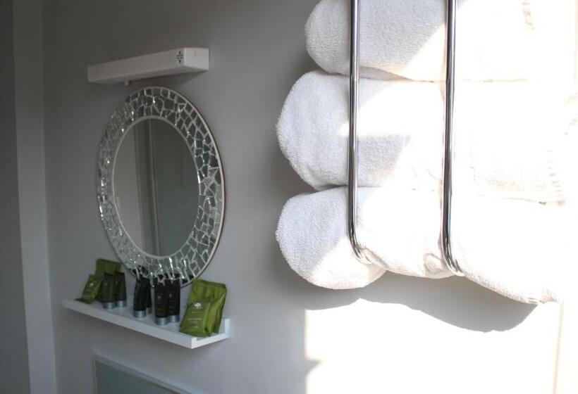 Номер Стандарт, The Whittington And Cat