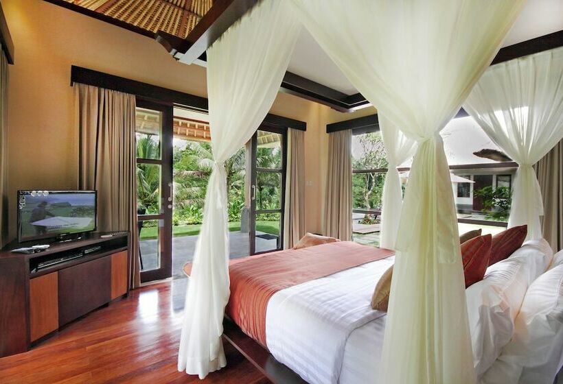 וילת 3 חדרי שינה עם בריכה, Villa Amrita