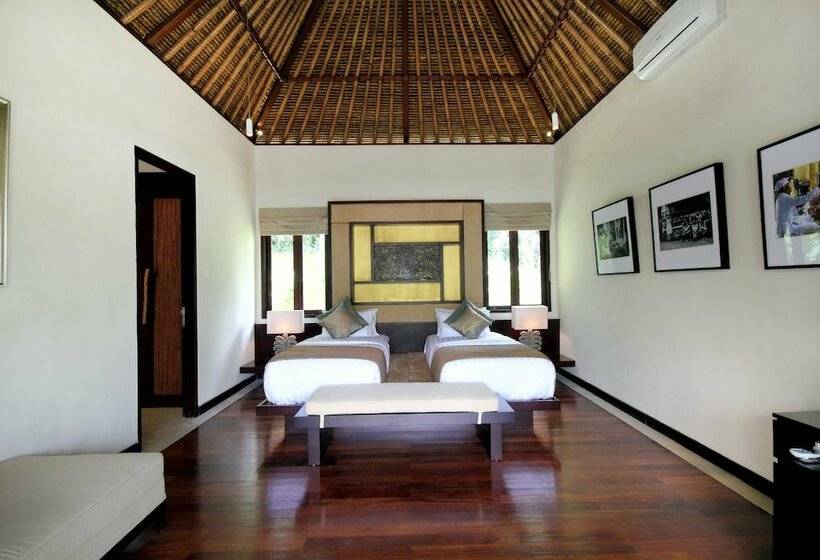 וילת 3 חדרי שינה עם בריכה, Villa Amrita