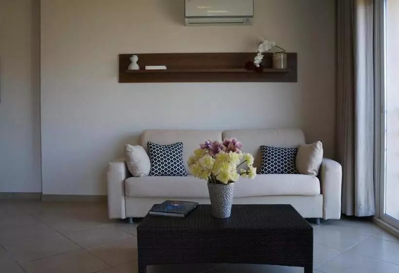 2 Bedroom Apartment Garden View, Residence Salina Bay