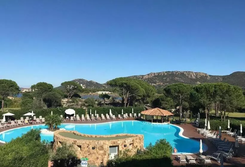 2 Bedroom Apartment Pool View, Residence Salina Bay