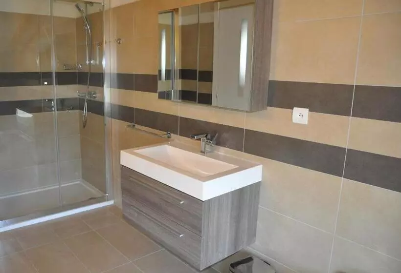 2 Bedroom Apartment Pool View, Residence Salina Bay
