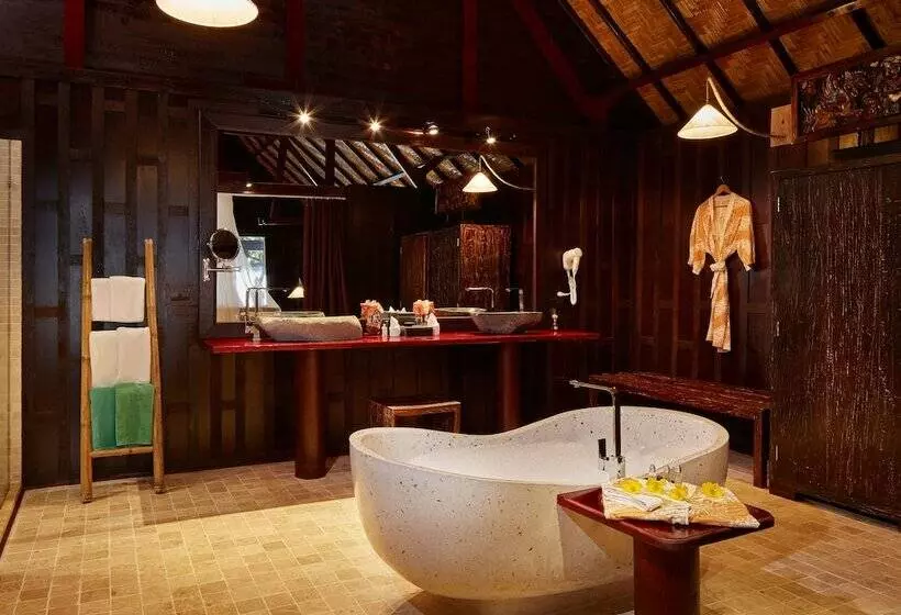 Villa 1 Makuuhuone Merinäkymä, Kupu Kupu Phangan Beach Villas & Spa