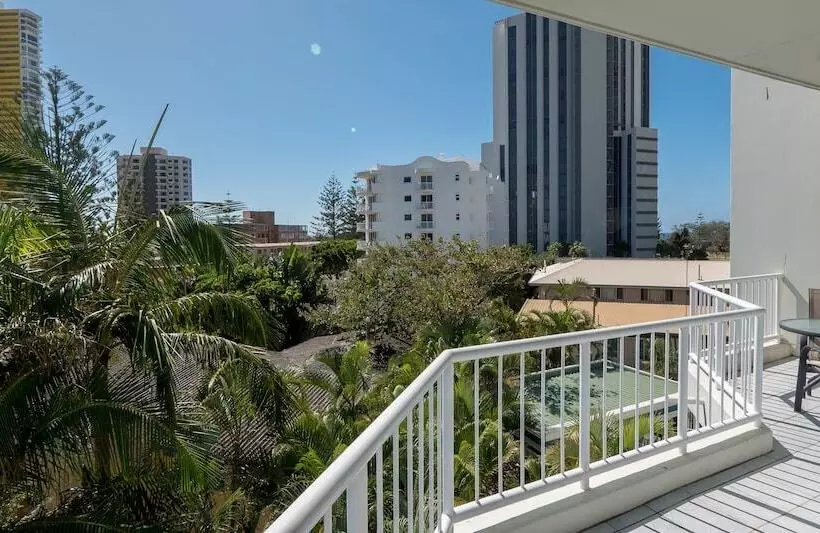 سوییت جونیور, Santa Anne By The Sea