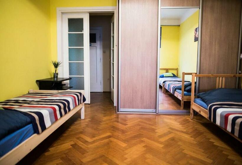 اتاق استاندارد سه نفره, Centrum 51