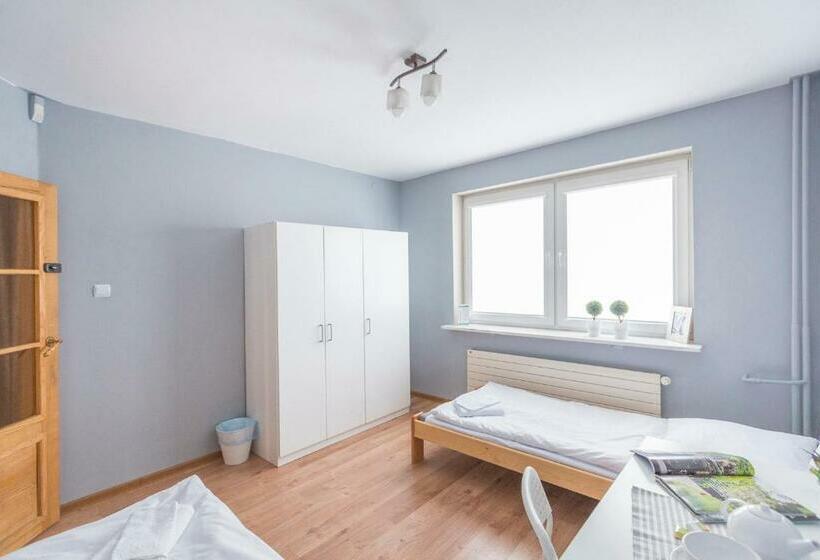 اتاق عادی, Kujawska Rooms