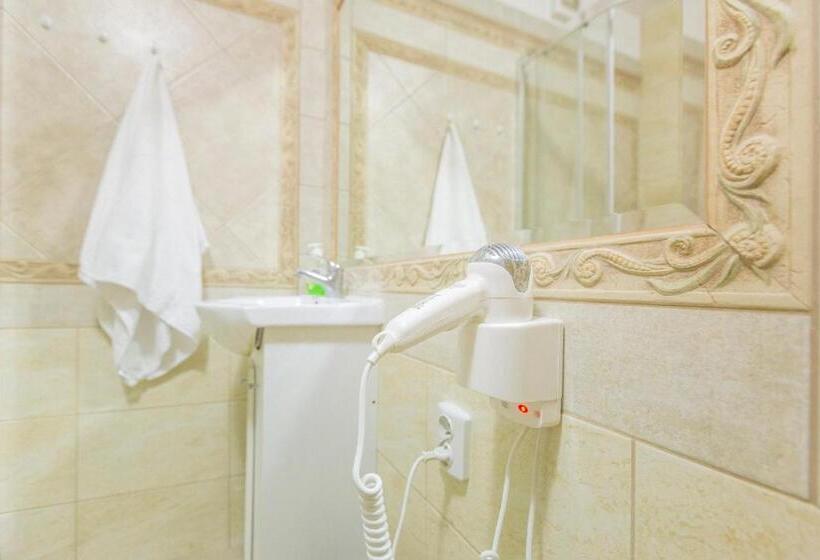 اتاق استاندارد سه نفره, Kujawska Rooms