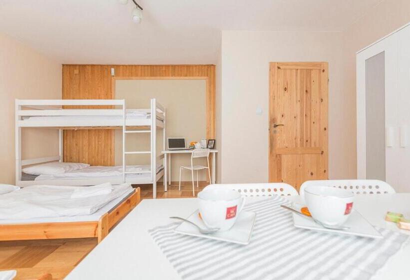 اتاق استاندارد سه نفره, Kujawska Rooms