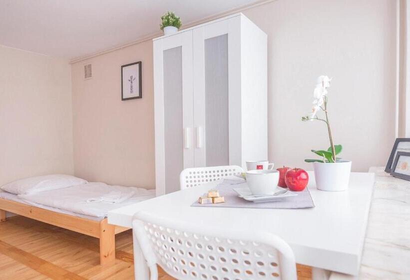 اتاق لوکس با بالکن, Kujawska Rooms