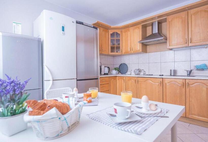 اتاق استاندارد با بالکن, Kujawska Rooms