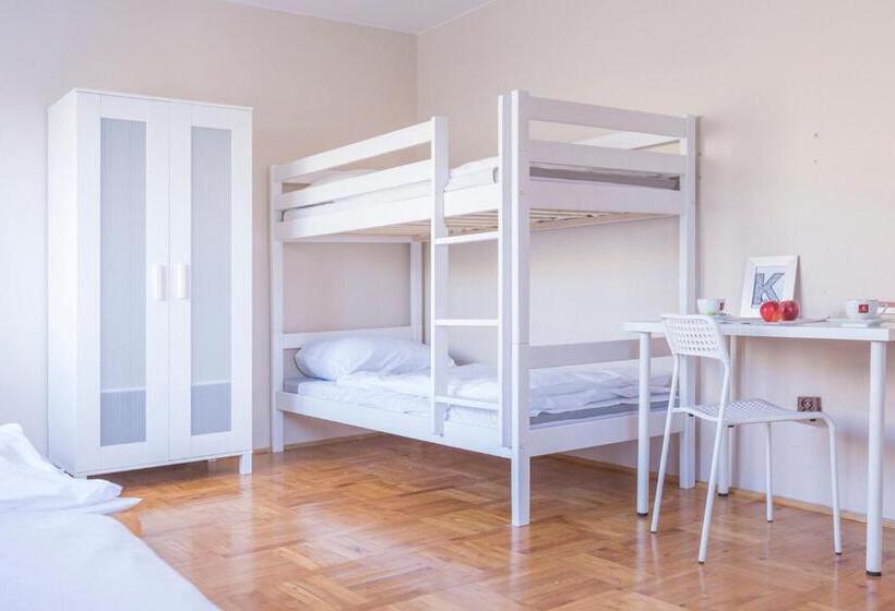 اتاق استاندارد سه تخته با بالکن, Kujawska Rooms