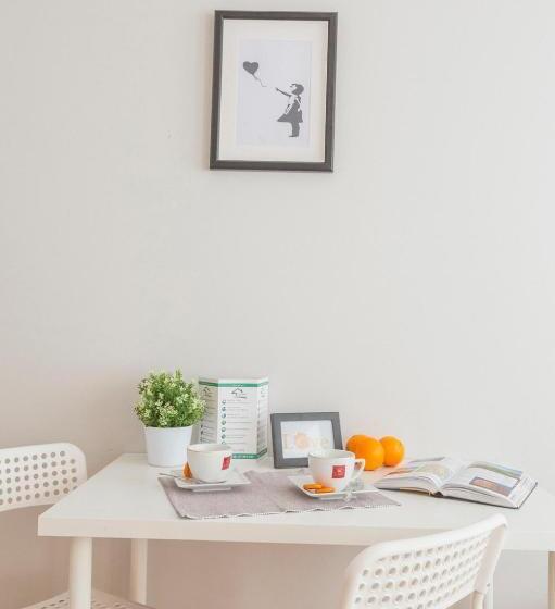 اتاق اکونومی, Kujawska Rooms