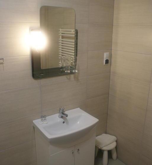 Номер Economy, U Hołosia