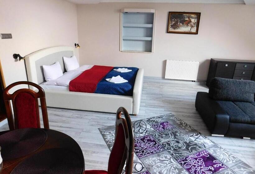 آپارتمان 1 خوابه, Zajazd Fakir