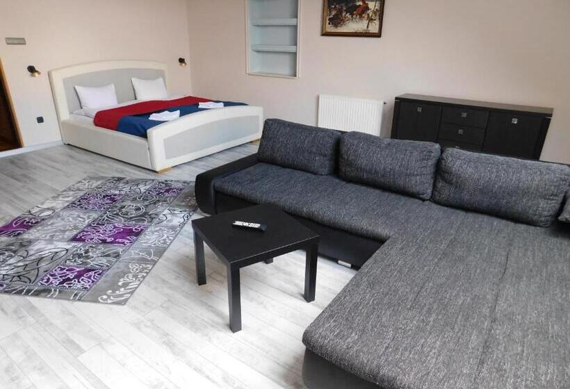 آپارتمان 1 خوابه, Zajazd Fakir