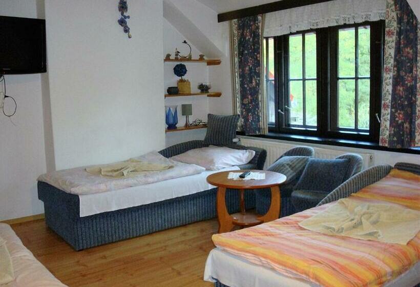 חדר סטנדרט לארבעה, Zajazd Magrani