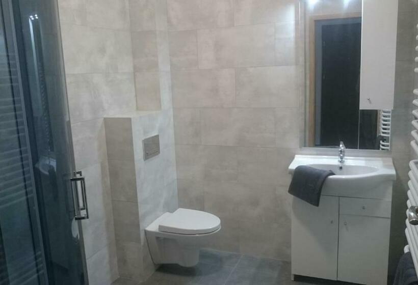 חדר סטנדרט לארבעה, Zajazd Magrani